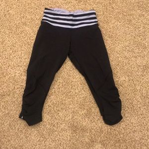 Capri lulu lemon work out pants